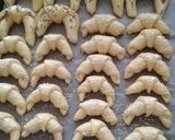 Mini kiflik szezámmaggal ! (pille könnyű) recept fázis 3 fotója