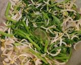 Foto langkah ke 3 dari resep Cah kangkung tauge.