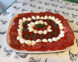 Une image de l'étape 8 de Salade de tomates et poivrons rouges grillés à la mozzarella et coriandre.