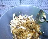 Foto langkah ke 5 dari resep Mie goreng.
