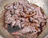 Foto langkah ke 6 dari resep Tumis Daging Sapi dan Paprika.