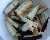 A picture of step 2 of Spanish eggplants with molasses.