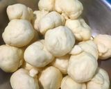 A picture of step 4 of Desi naan.