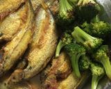 A picture of step 4 of Mustard and Broccoli Fish Curry.