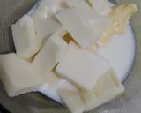 Foto langkah ke 4 dari resep Potato Wedges with Cheese Sauce.