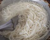 હક્કા નુડલ્સ(hakka noodles recipe in Gujarati) રેસીપી સ્ટેપ2ફોટો