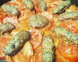 صورة لخطوة 4 من وصفة كفته مع البطاطا والبصل والبندوره سريعه وسهله