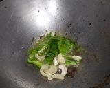 A picture of step 4 of Dessicated coconut rice.