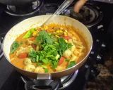 A picture of step 4 of Red Thai Curry.
