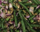 A picture of step 5 of Warm green beans, peas and tarragon salad - vegan.