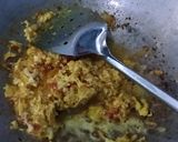 Foto langkah ke 2 dari resep Bola Bola Nasi Kuning Omelete Asam Manis.