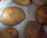 A picture of step 2 of Aloo paratha.