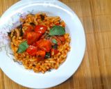 صورة لخطوة 4 من وصفة معكرونة بالطماطم🍅 والريحان