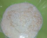 A picture of step 1 of Honey doughnut.