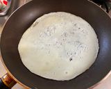 A picture of step 3 of One-Bite Omu Rice.