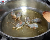 Foto del paso 1 de la receta: Risotto de champiñones, jamón y langostinos