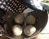 A picture of step 7 of Sesame bagels with rice flour.