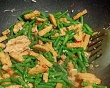 Foto langkah ke 3 dari resep Tumis kacang panjang dan tempe.