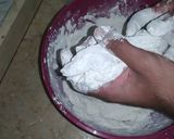 صورة لخطوة 3 من وصفة تشيكن استربس - أصابع الدجاج 😋