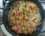 Foto del paso 4 de la receta: Arroz integral con verduras, bacalao y almejas