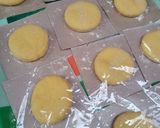 Foto langkah ke 6 dari resep Donat Glaze Susu.