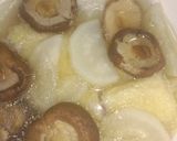 รูปขั้นตอนการทำที่ 6 ของ ต้มจืดเห็ดหอมใส่ฟองเต้าหู้ม้วนทอด (Clear Soup with Shiitake Mushrooms and Fried Bean Curd Roll)