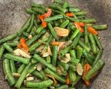 Foto langkah ke 3 dari resep Tumis Kacang Panjang.