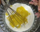 A picture of step 7 of Layered mango lassi.