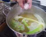 Foto del paso 7 de la receta: Caldo con pelotas típicas ricas de la brigada espartana