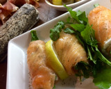 Foto del paso 5 de la receta: Arroladitos de salmón ahumado