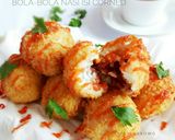Foto langkah ke 6 dari resep Bola-bola Nasi Isi Kornet (Sarapan #5hari).