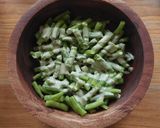 Foto del paso 3 de la receta: Ejotes en microondas con aderezo de tahini y mostaza