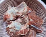 Foto langkah ke 1 dari resep Pindang Tulang Iga.