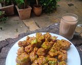 A picture of step 3 of Chilli fritters.