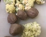 Foto langkah ke 2 dari resep [224] Tumis Kembang Kol Bakso Sapi.