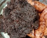 A picture of step 11 of Halloween themed Chocolate cake (pops).