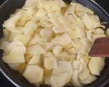 Foto del paso 1 de la receta Tortilla de patata, cebolla, pimiento rojo y verde