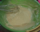 Foto langkah ke 3 dari resep Bolu pisang kukus tanpa mixer.