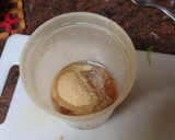 Foto del paso 2 de la receta: Muslos de pollo asados en freidora de aire con papas arrugas y mojo de pimiento