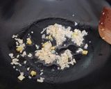 Foto langkah ke 2 dari resep Pad Kra Pao (Ayam tumis kemangi ala Thailand).
