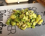 Une image de l'étape 3 de Compote de prunes et kiwis.