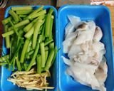芹菜炒花枝的食譜步驟1照片