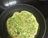 Foto del paso 4 de la receta: Tortilla de espinacas, jamón serrano y cebolla