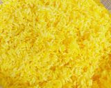 Hình bước làm 4 của món Xôi nghệ chim cút thịt gà