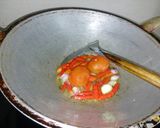 Foto langkah ke 3 dari resep Sambal Tomat Terasi Goreng.