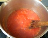A picture of step 2 of Very simple tomato sauce.