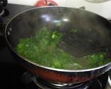 A picture of step 1 of Lehsun palak dal.