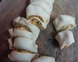 A picture of step 8 of Raw banana samosa pinwheel.