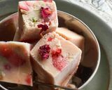 A picture of step 4 of Rose Icecream.