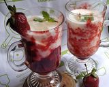 Foto langkah ke 3 dari resep Korean strawberry milk latte.